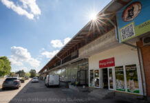 Prodej krmiv u Dostihové dráhy