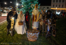 Tradiční mikulášská jízda Křupalových rozzářila Masarykovo náměstí