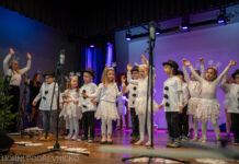 Kuřátka, Krtečci, Žabičky i Vrabčáci. MŠ Sluníčko naděluje vánoční klipy 2025