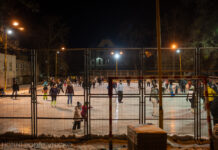 Pátek na bruslích. Ve Vizovicích hotový večírek, v Kašavě si před úřadem udělali rovnou Winter Classic!