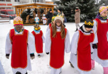 Sraz ráno na faře, požehnání v kostele a pak pořádná šichta. Tříkráloví koledníci se opět činili