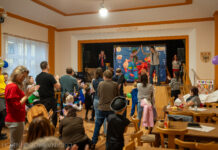 Maškarní v Uble? V hospodě U Zemské osy bylo pořádně veselo