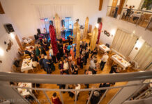 Třináctý obecní ples vyzdobil kulturní sál v Zádveřicích k nepoznání